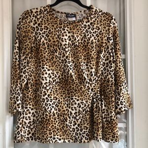 Cute leopard top x large